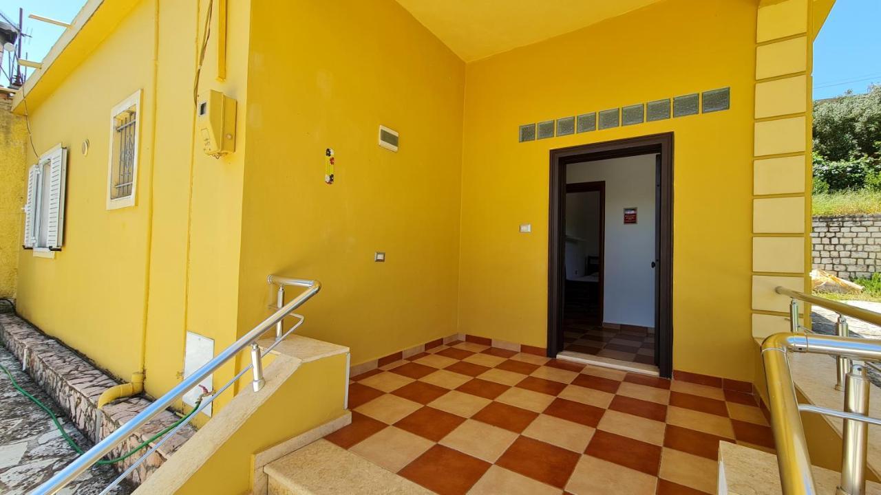 סרנדה Village Home Next To The Sea מראה חיצוני תמונה