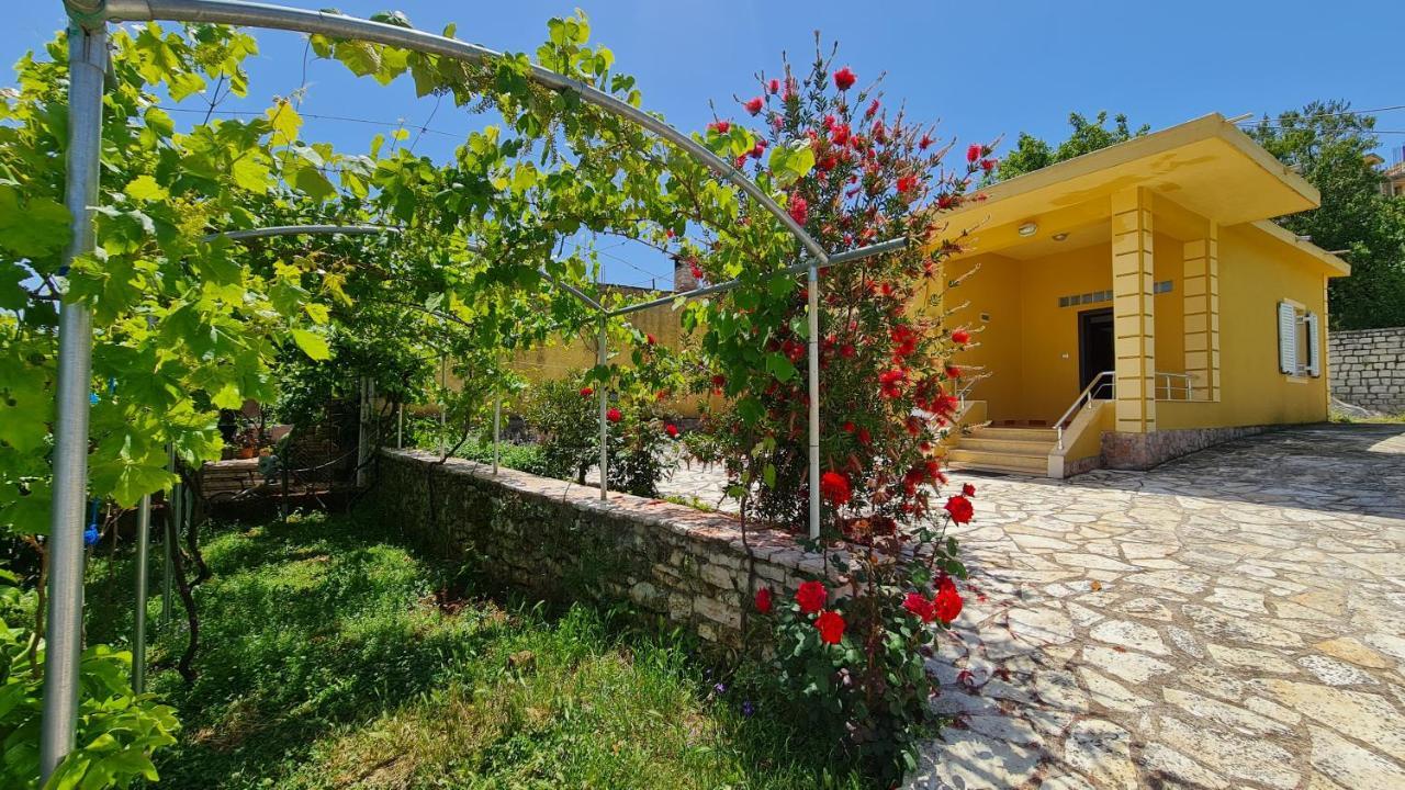 סרנדה Village Home Next To The Sea מראה חיצוני תמונה